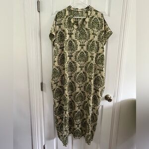 Caftan with pockets green & cream one size rayon beach swim cover-up resort NWOT